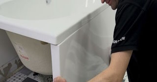 Установка экрана под ванну - цена за работу от 4089 руб. в Дагестанских Огнях